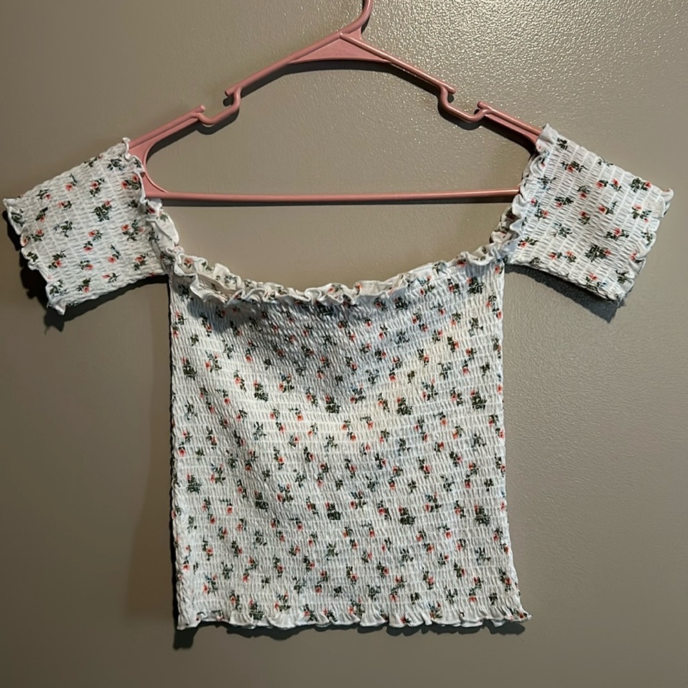 White ruched off-the-shoulder top - size M
